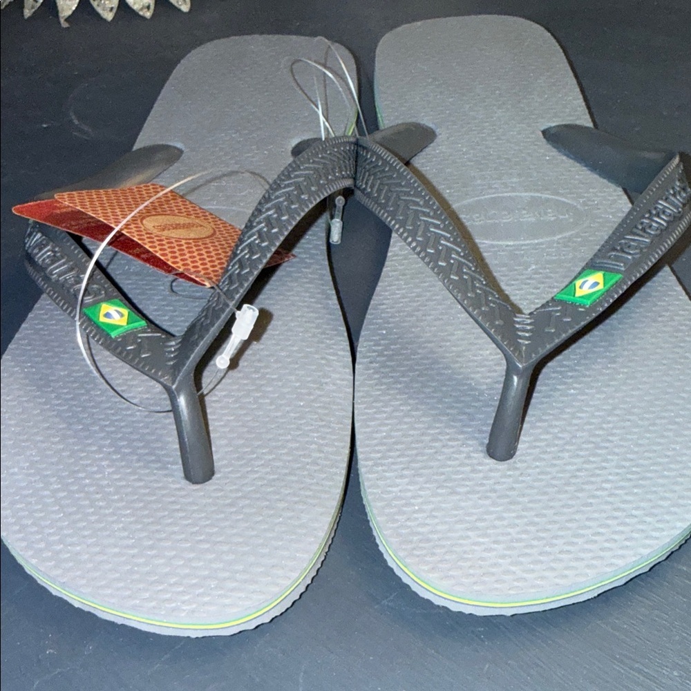 Havaianas Gray and Black Flip Flops NWT BEACH, lake, boat, summer, casual sandal - Picture 4 of 6